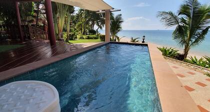 Thai-Stil Beachfront 3-Bett-Villa mit Pool