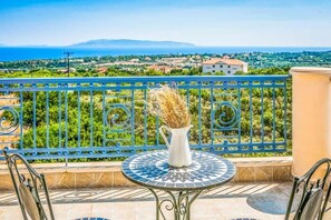 Villa - 3 soveværelser - privat pool | Udsigt fra balkon