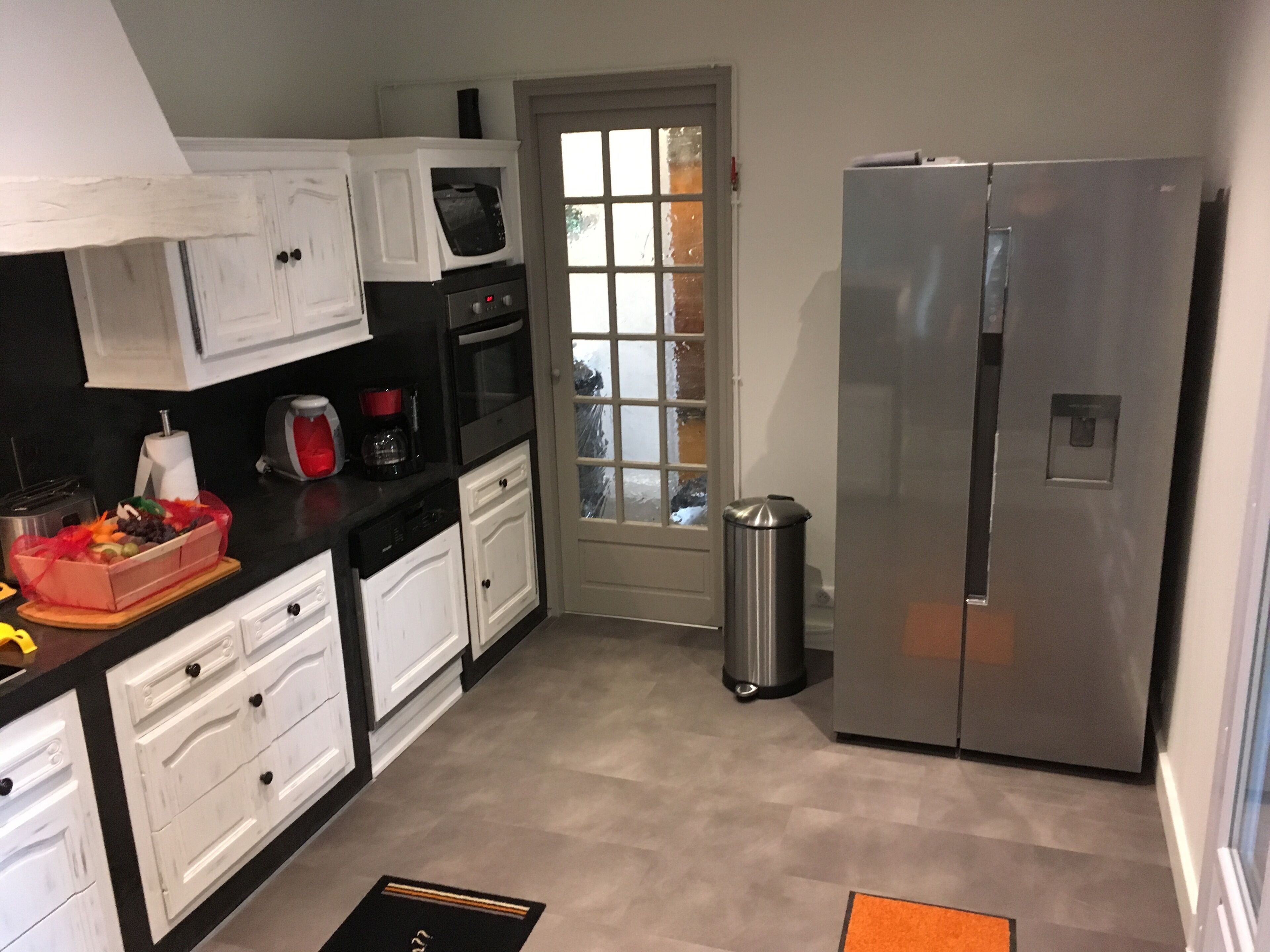 A haven of peace surrounded by vineyards near Aix-En-Provence