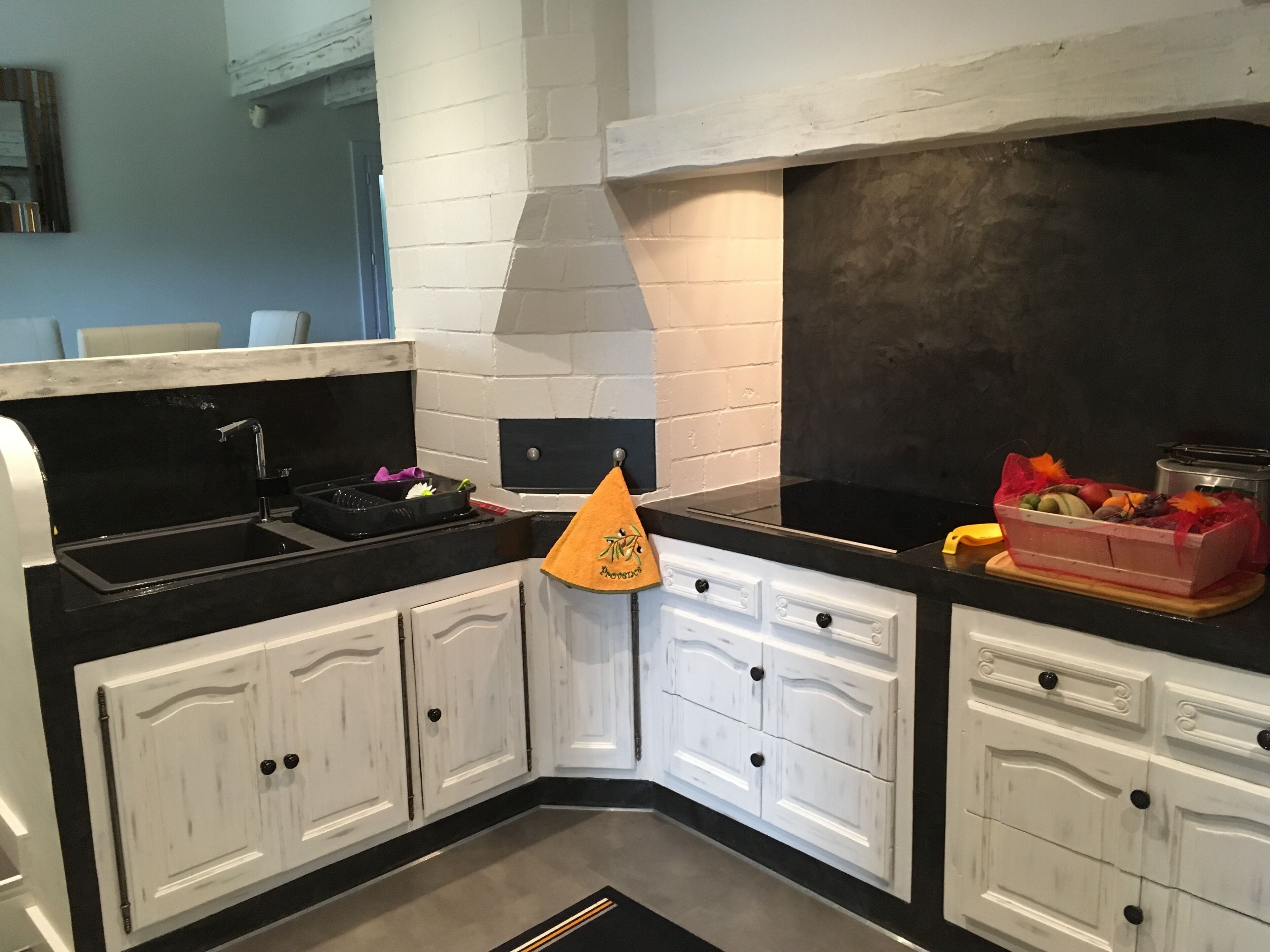 A haven of peace surrounded by vineyards near Aix-En-Provence