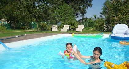 La Chambre du Meunier, accĂšs piscine.