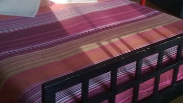1 bedroom, travel cot, free WiFi, bed sheets