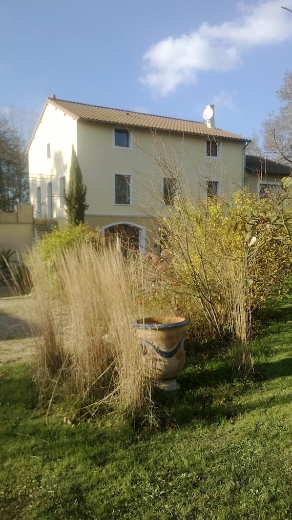 windmill with B&B and terrace on the south