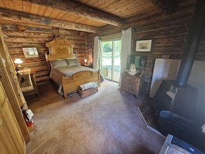 5 bedrooms, WiFi, bed sheets
