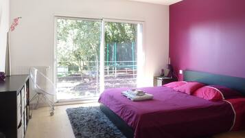 3 slaapkamers, een bureau, een strijkplank/strijkijzer, wifi