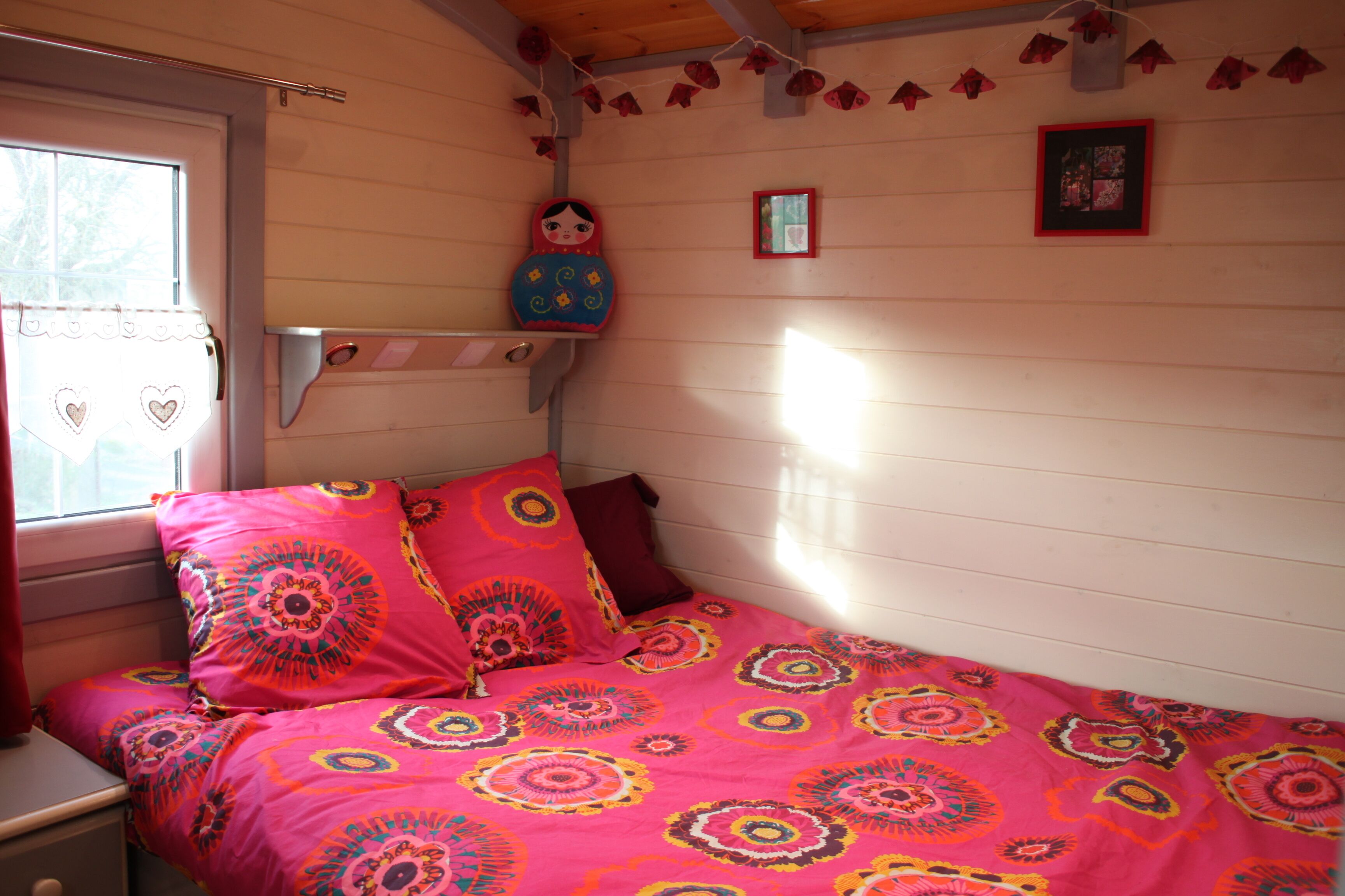 Gypsy Caravan & heated pool in Anjou