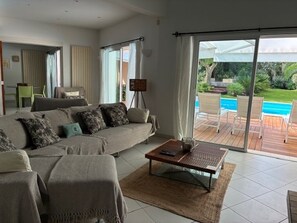 TV, fireplace, stereo - Hossegor 200m ocean and lake villa heated pool ideally situated architect (Soorts-Hossegor)