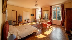 5 bedrooms, iron/ironing board, travel crib, free WiFi