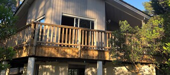 Beautiful Villa, In quiet wooded subdivision, on the gulf of La Mejanne 