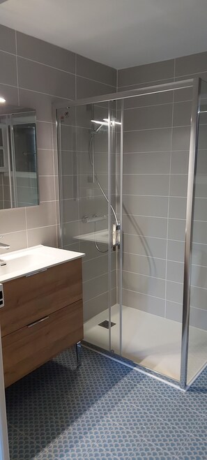 Badewanne, Haartrockner