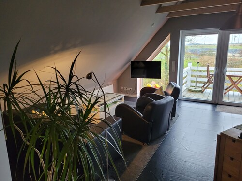 "Ferienhaus Wind" am Ende einer Sackgasse gelegen mit Blick über die Marsch 