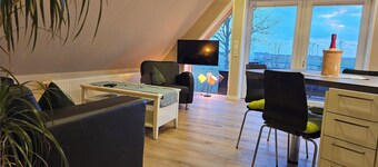 "Ferienhaus Wind" situato alla fine di un vicolo cieco con vista sulla marcia 