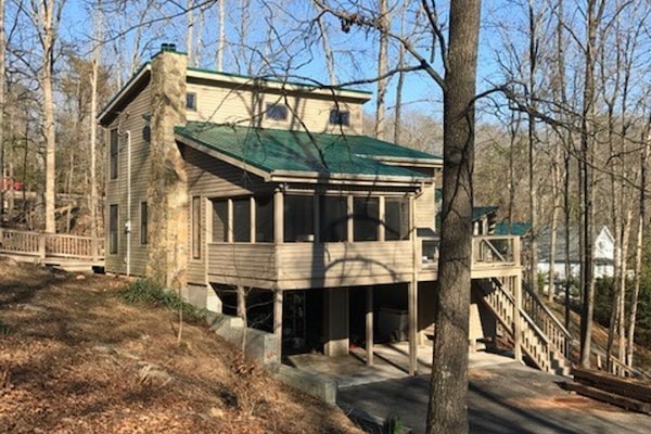 Lakeside of house from driveway