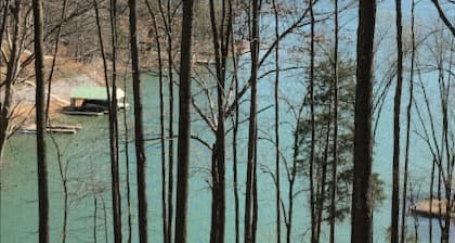 Norris Lakefront Home was completely renovated in 2017 on Quiet Cove in Deerfield Resort