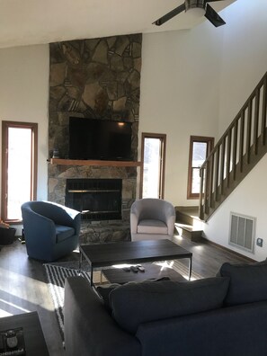 Smart TV, chimenea