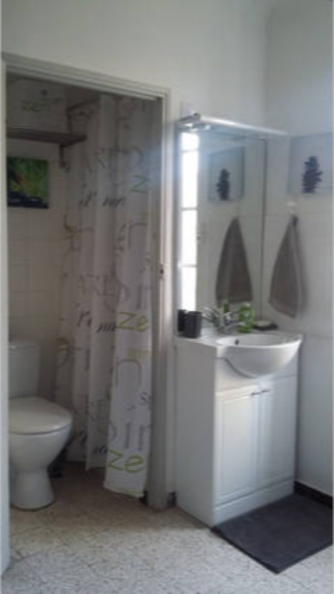 Furnished studio facing the Arles arena.