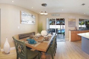 Dining - Beautiful fully renovated home with stunning heated pool, walk to downtown (Cape Coral)