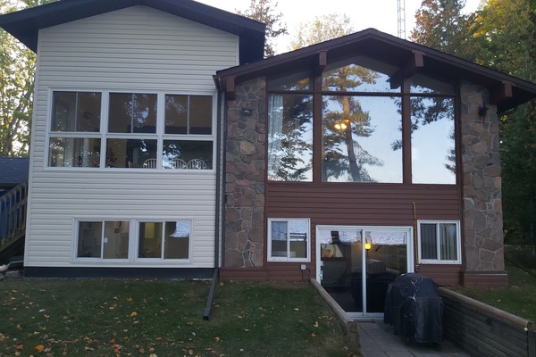 Unique West Bay, Balsam Lake Cottage. Great for Family & Friends get-togethers
