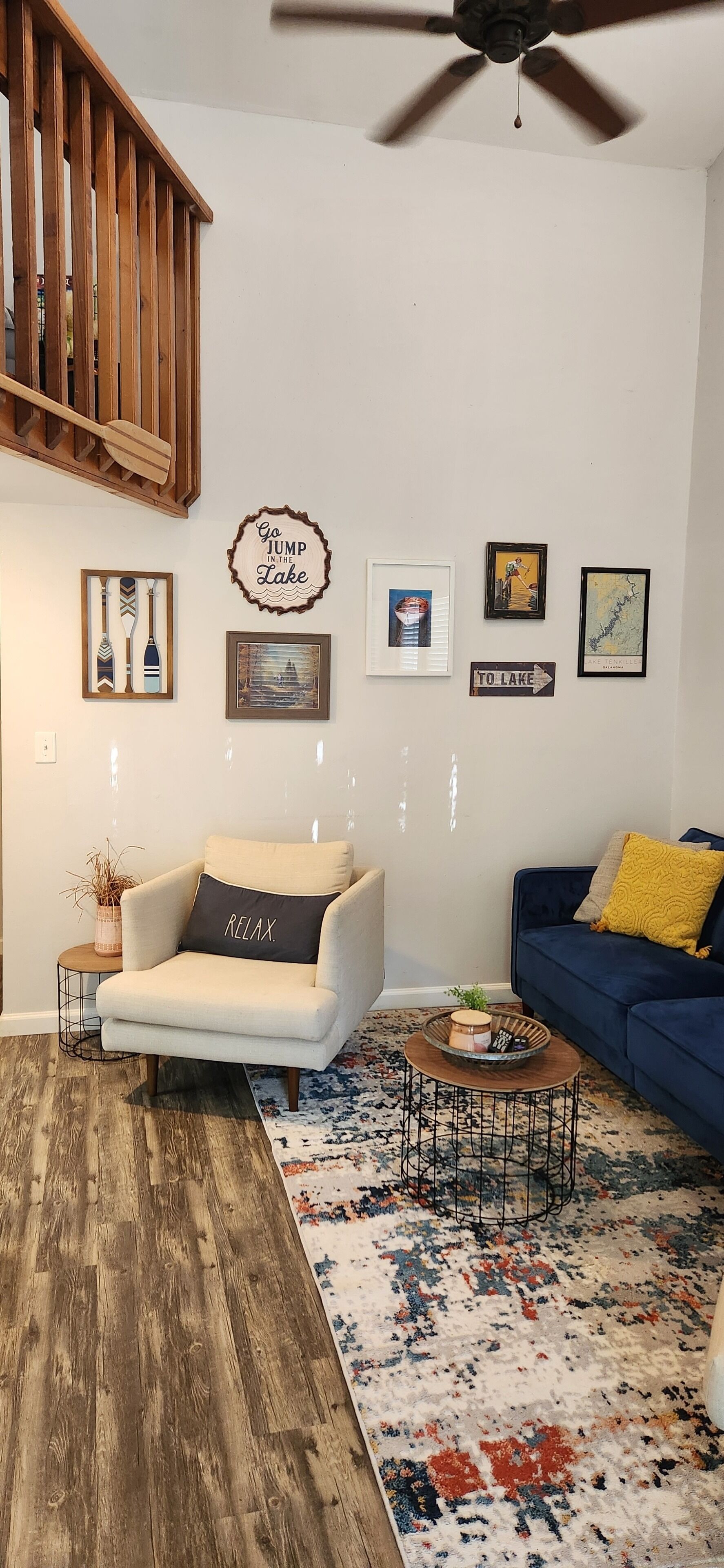 スマートテレビ、DVD プレーヤー、書庫、ビデオライブラリ