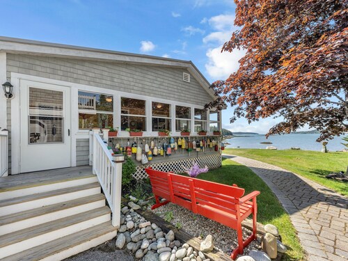 Oceanfront Island Cottage Close To Acadia