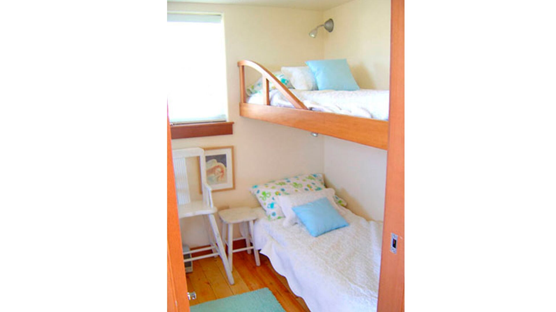 View Beach cottage the 'Library' Guest House, Useless Bay