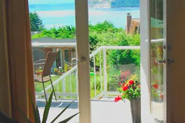 Your own cottage with a private deck +view! Step out to the fresh ocean beauty.