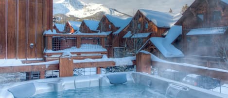 Bain à remous extérieur