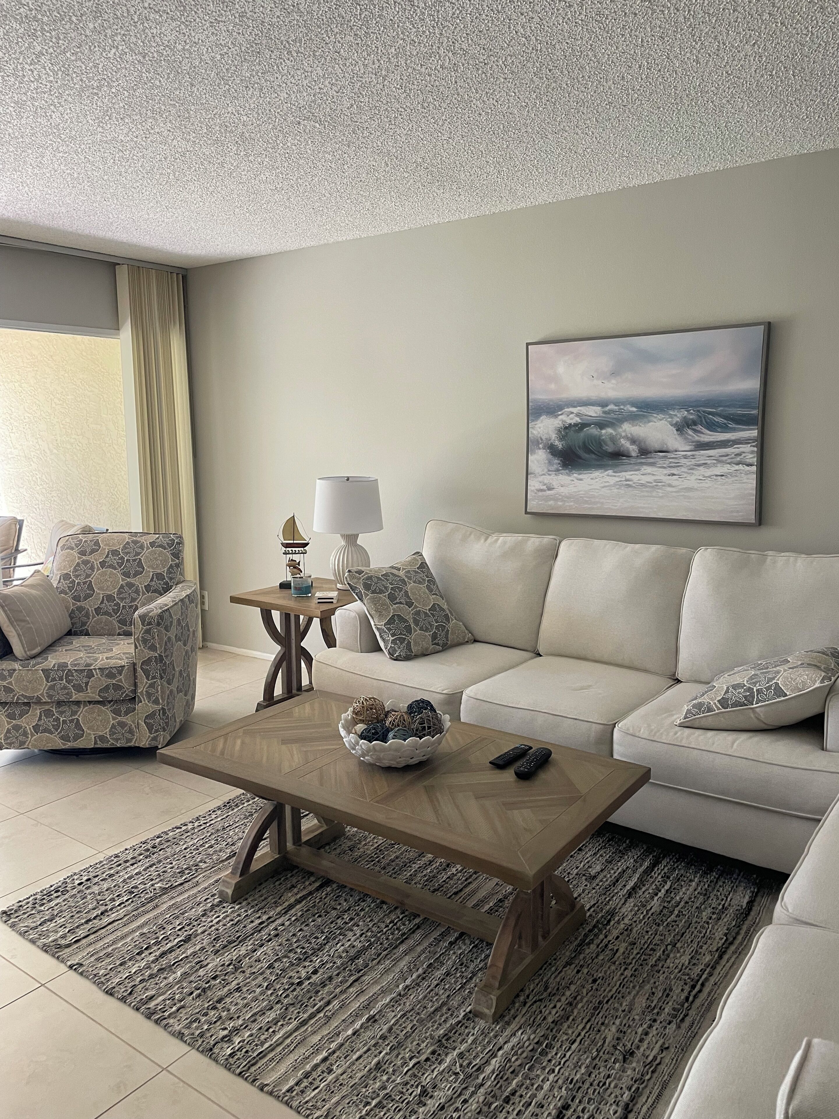 Smart TV, DVD player, stereo