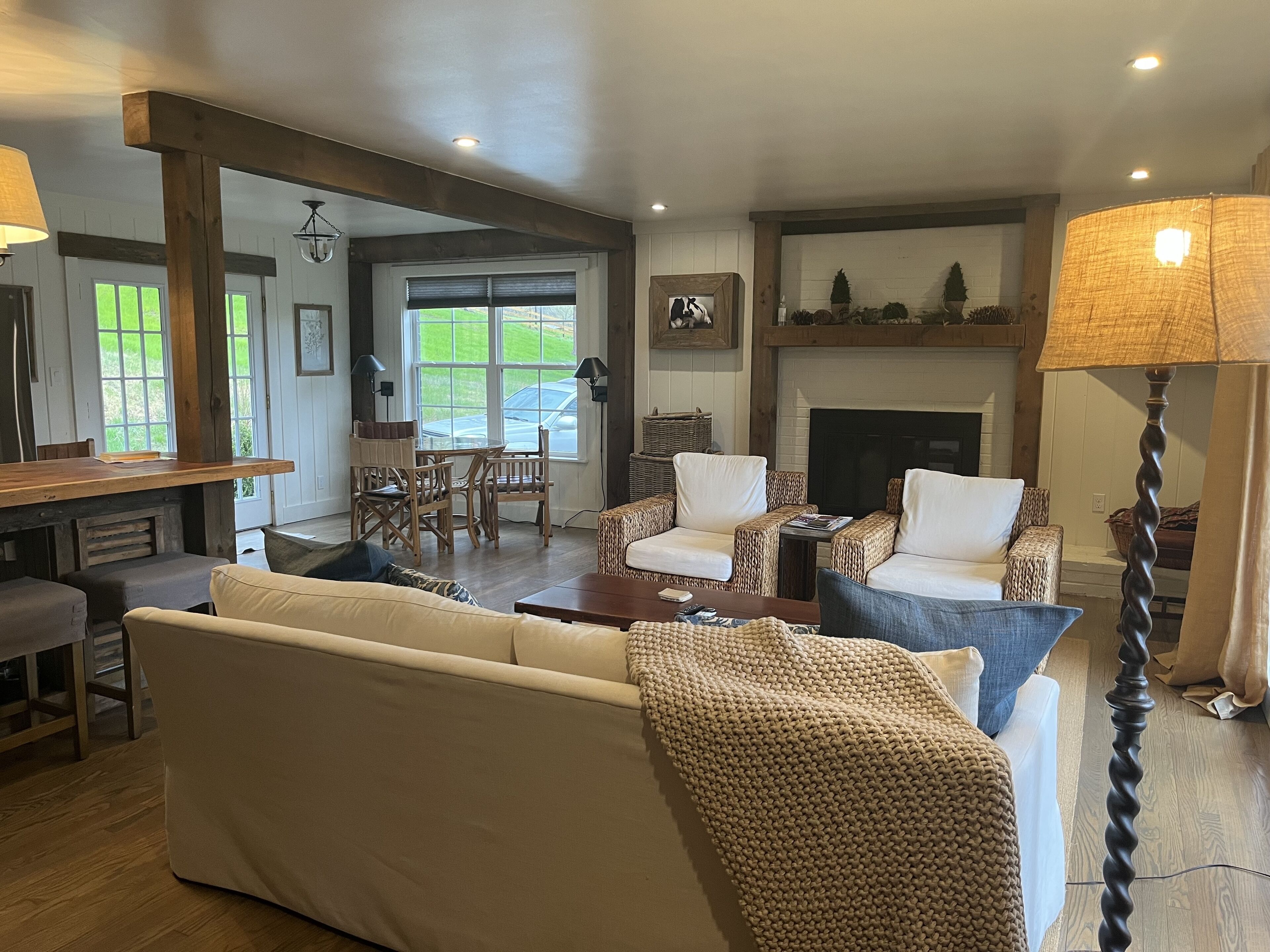 Luxury Country Getaway With Beautiful Views, Family And Pet Friendly