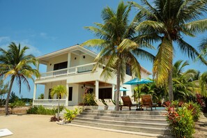 Exterior - Private Island Beachfront Villa 1 Min From Village (Placencia)