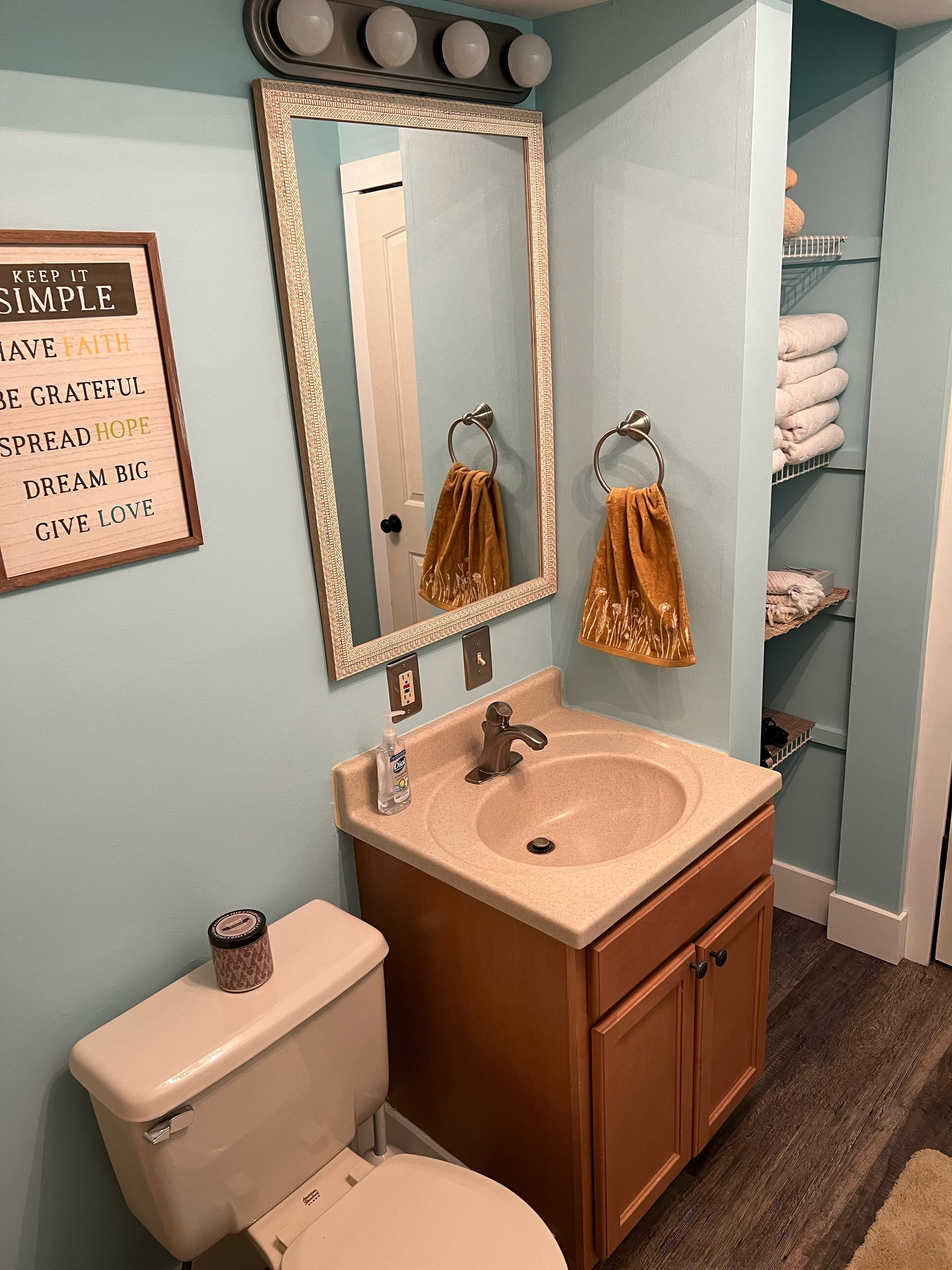 Beautiful Vacation Home In Crystal Mountain  Resort. Walk To Skiing & Dining