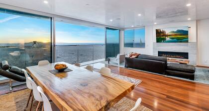 Modern Beach Front architectural home-3 king beds- family friendly beach