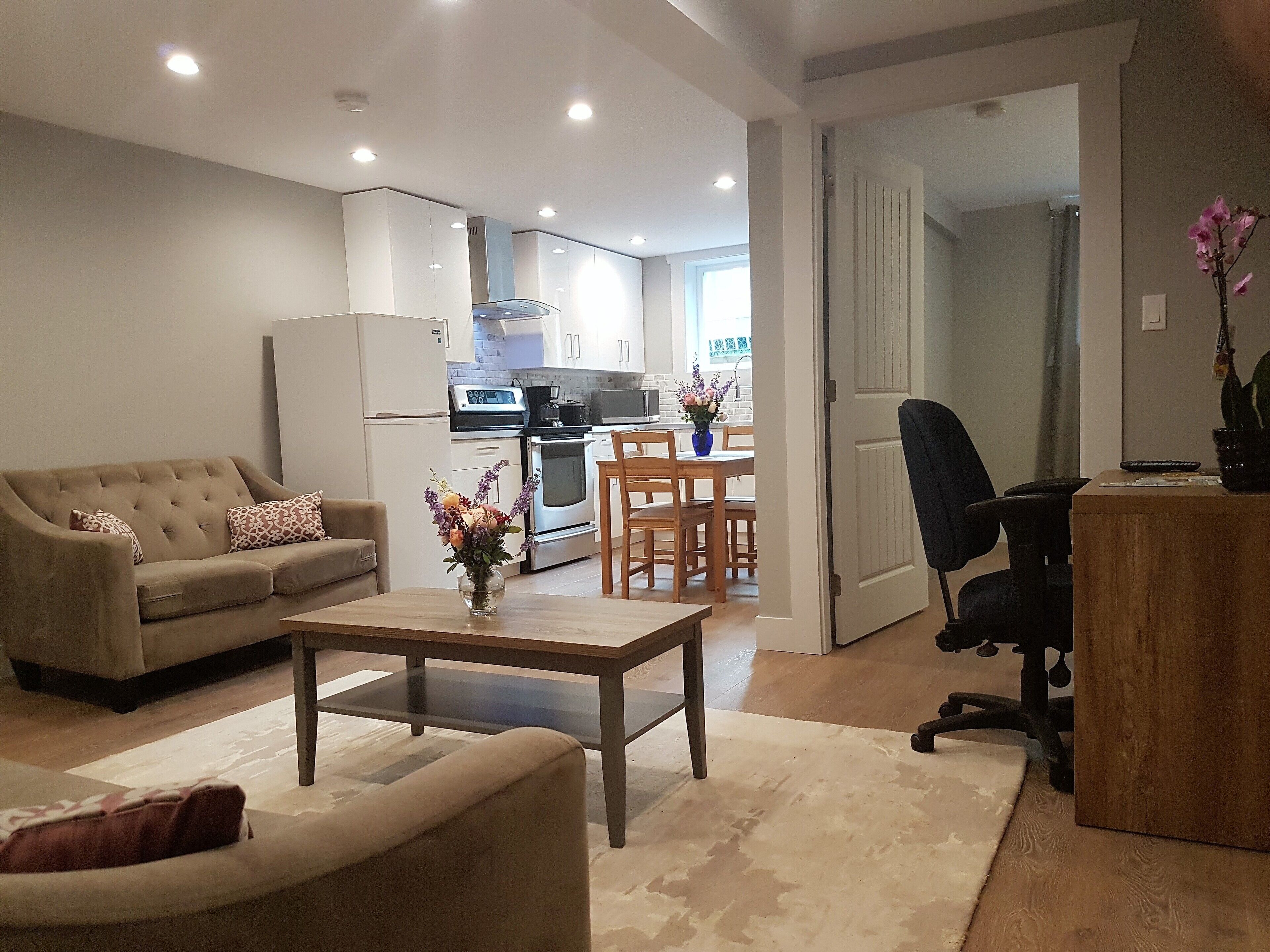 Lavender House  - Modern guesthouse in Sardis