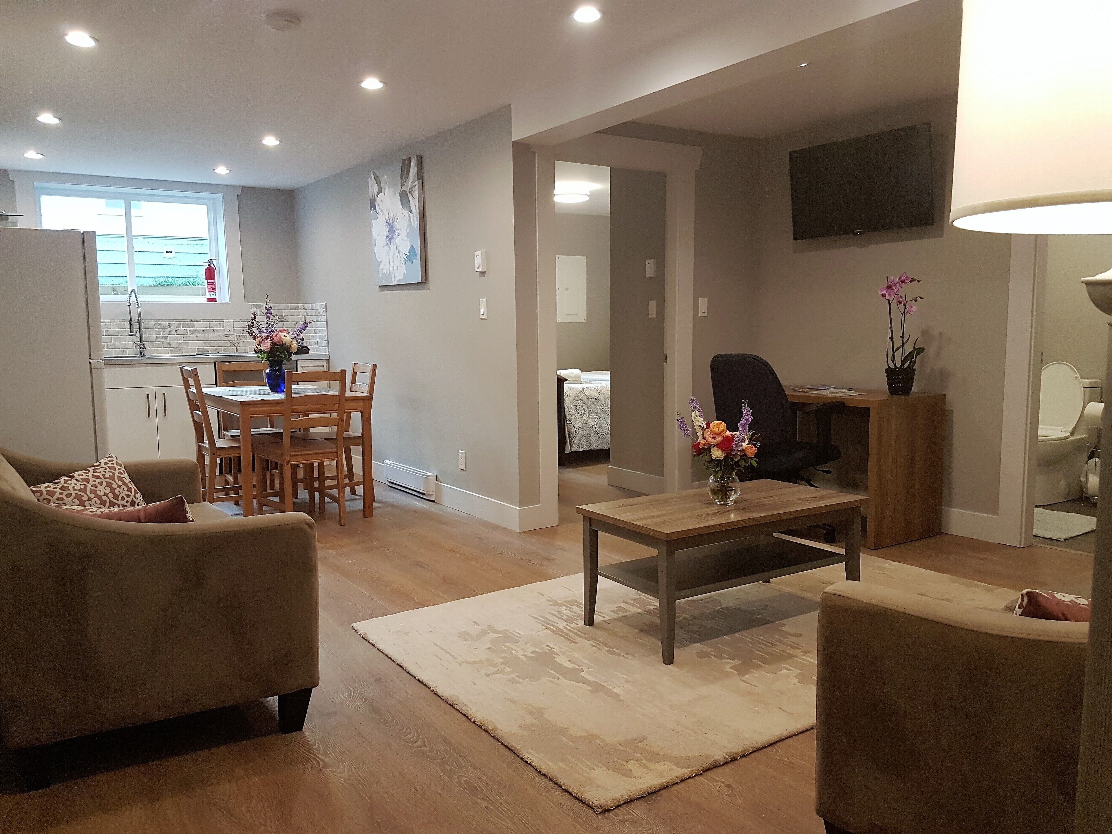 Lavender House  - Modern guesthouse in Sardis