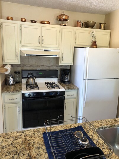 Stay With Us in Rio Rancho!  Balloon Fiesta Shuttle Close. 2 REAL QUEEN BEDS!  