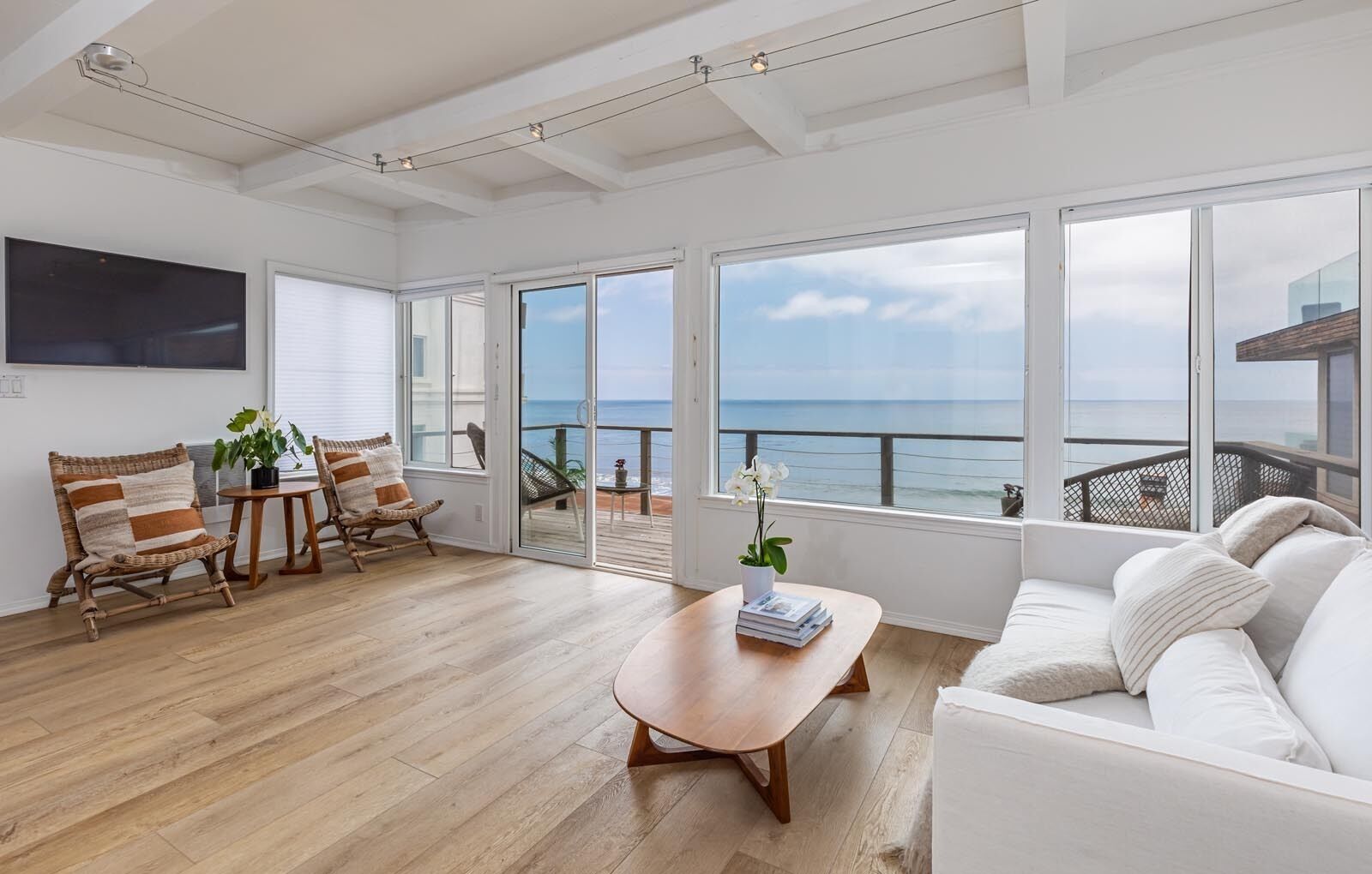 Malibu 2bdrm Beach home. Best Kept Secret on Private Beach! Sunset on the Sand!
