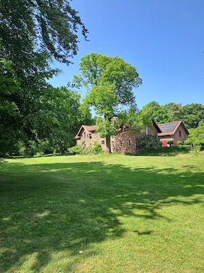 Enceinte de lâhĂ©bergement