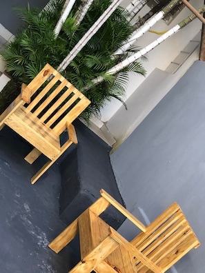 케이블 채널 시청이 가능한 32인치 평면 TV, TV