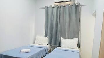 Escrivaninha, Wi-Fi de cortesia, roupa de cama