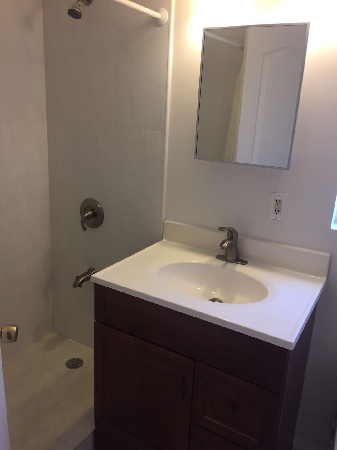 Waterfront Home With Recreational Dock! Great For Rafting, And Close To Beaches