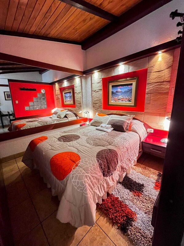 Classic Suite, Non Smoking | Down comforters, desk, iron/ironing board, free WiFi - Hotel Rodelu (Latacunga)