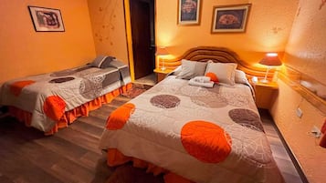 Phòng 3 phong cách cổ điển, không hút thuốc | Chăn bông, bàn, bàn ủi/dụng cụ ủi quần áo