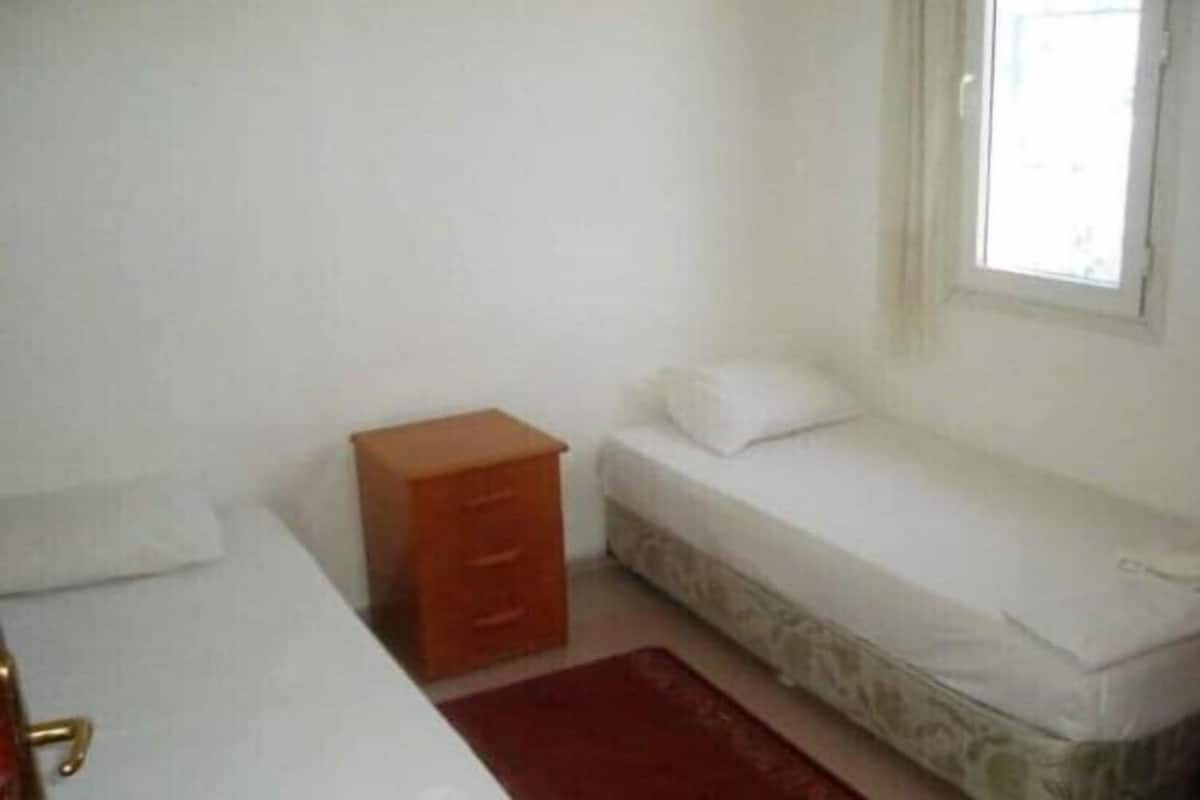 Premium bedding, soundproofing, iron/ironing board, free WiFi