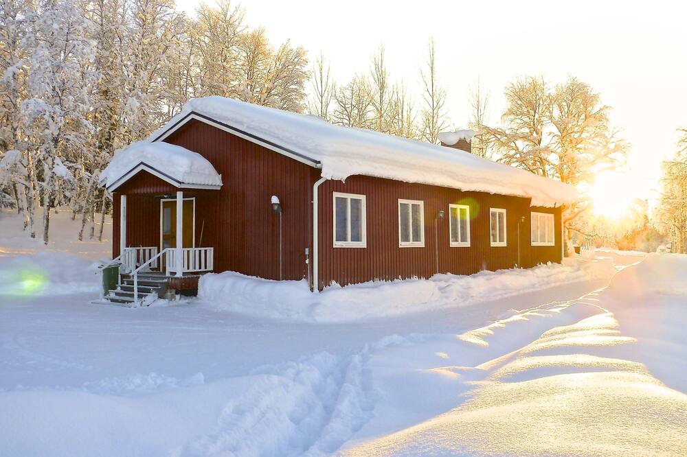 Stora Björnstugan in Laisvallby - Jutis