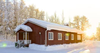 Stora Björnstugan in Laisvallby