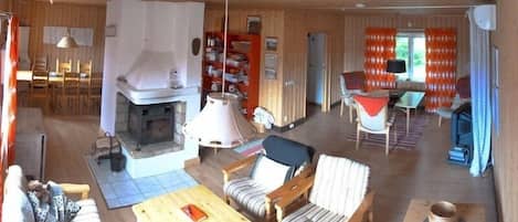 Traditional Cottage, 4 Bedrooms, Mountain View | Living area | Smart TV, fireplace, DVD player