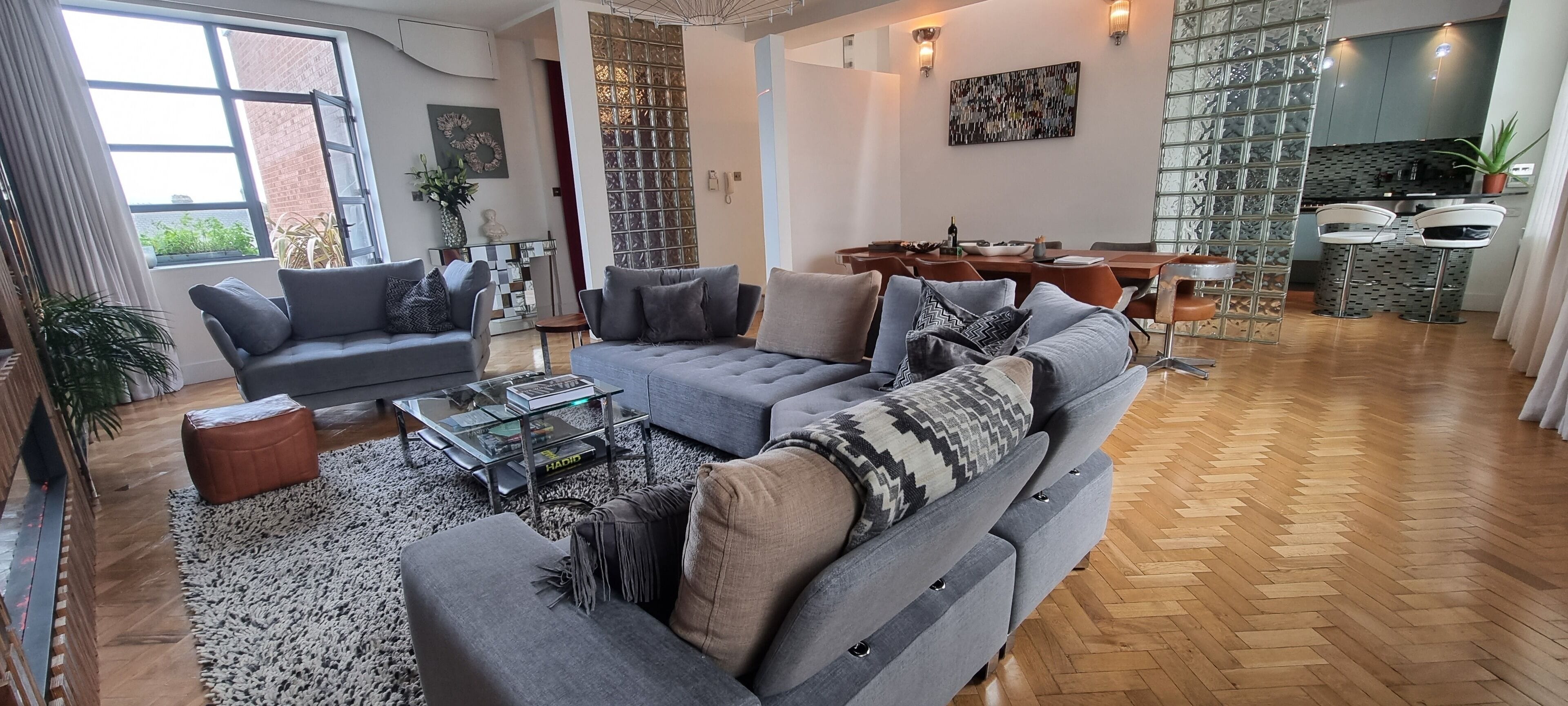 Large Luxury Penthouse in the City