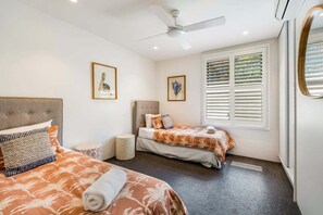 2 bedrooms, iron/ironing board, free WiFi, bed sheets