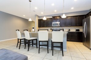 Fridge, microwave, oven, stovetop - New Harry Potter themed room at Westside with Lazyriver@Disney (Kissimmee)