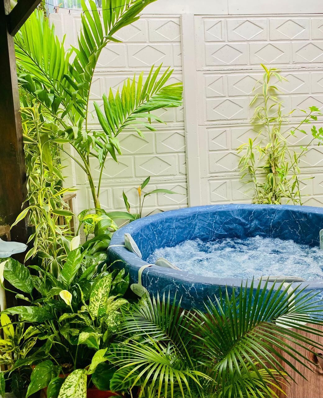 Bain à remous extérieur